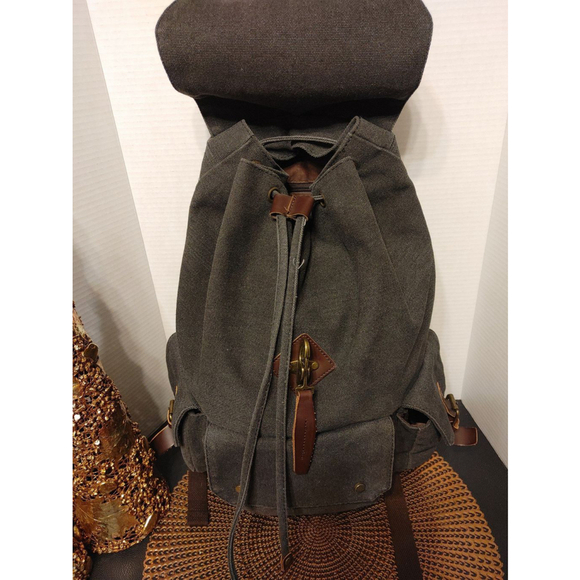 Backpack - Picture 4 of 5